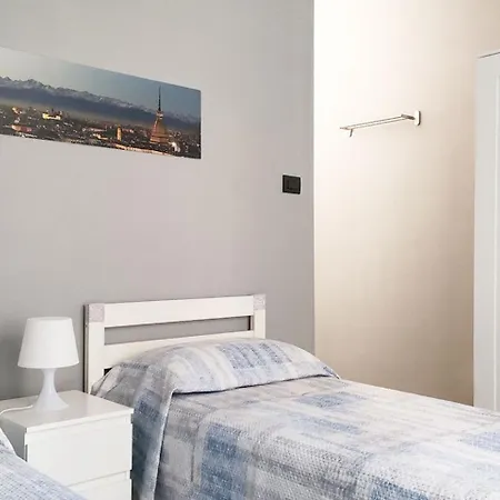 Lingotto Fiere - Parcheggio Privato - A Casa Di Sara E Sami Homestay *