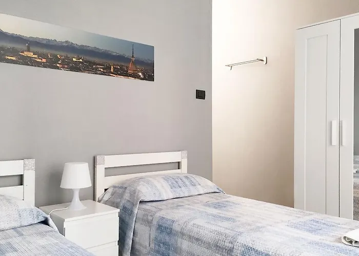 Lingotto Fiere - Parcheggio Privato - A Casa Di Sara E Sami Homestay *
